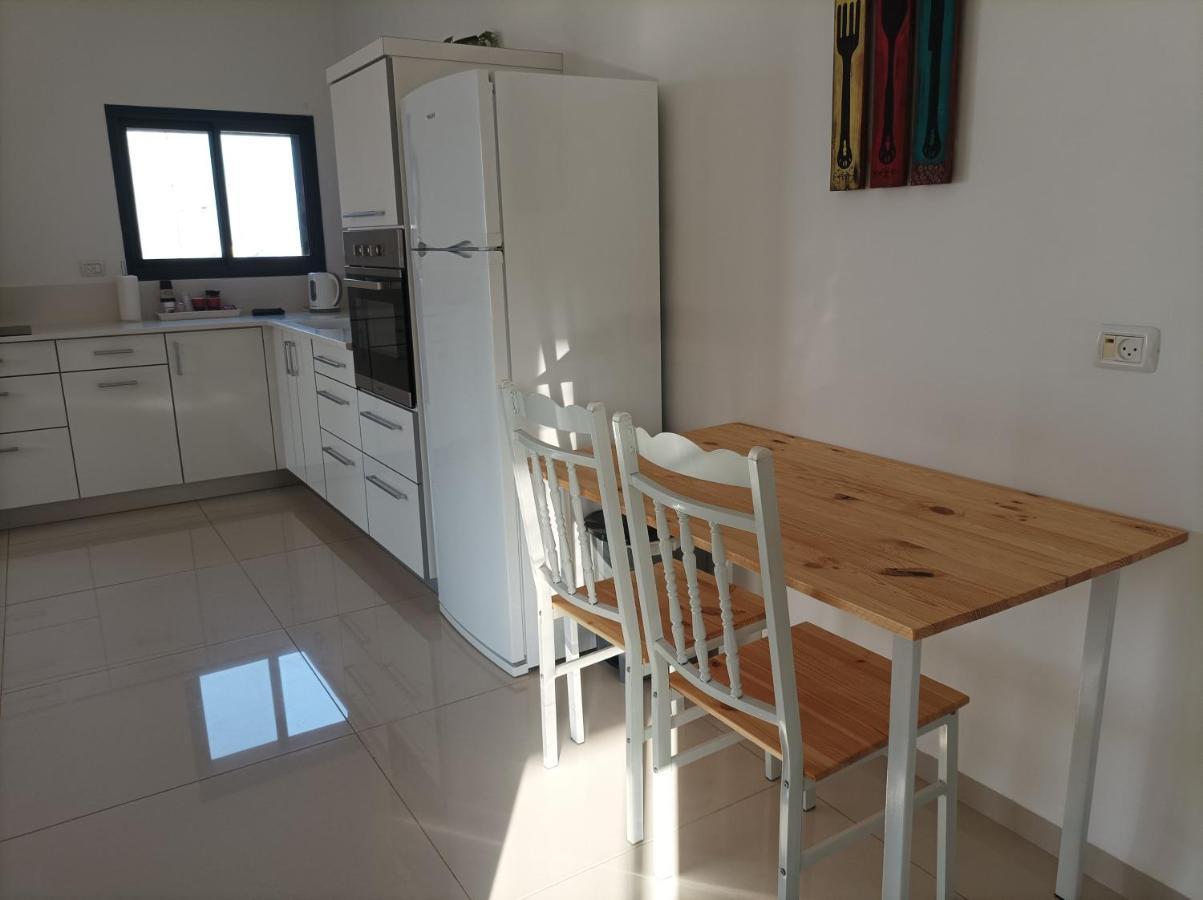 נוגה בגולן Appartement Qaşrīn Buitenkant foto