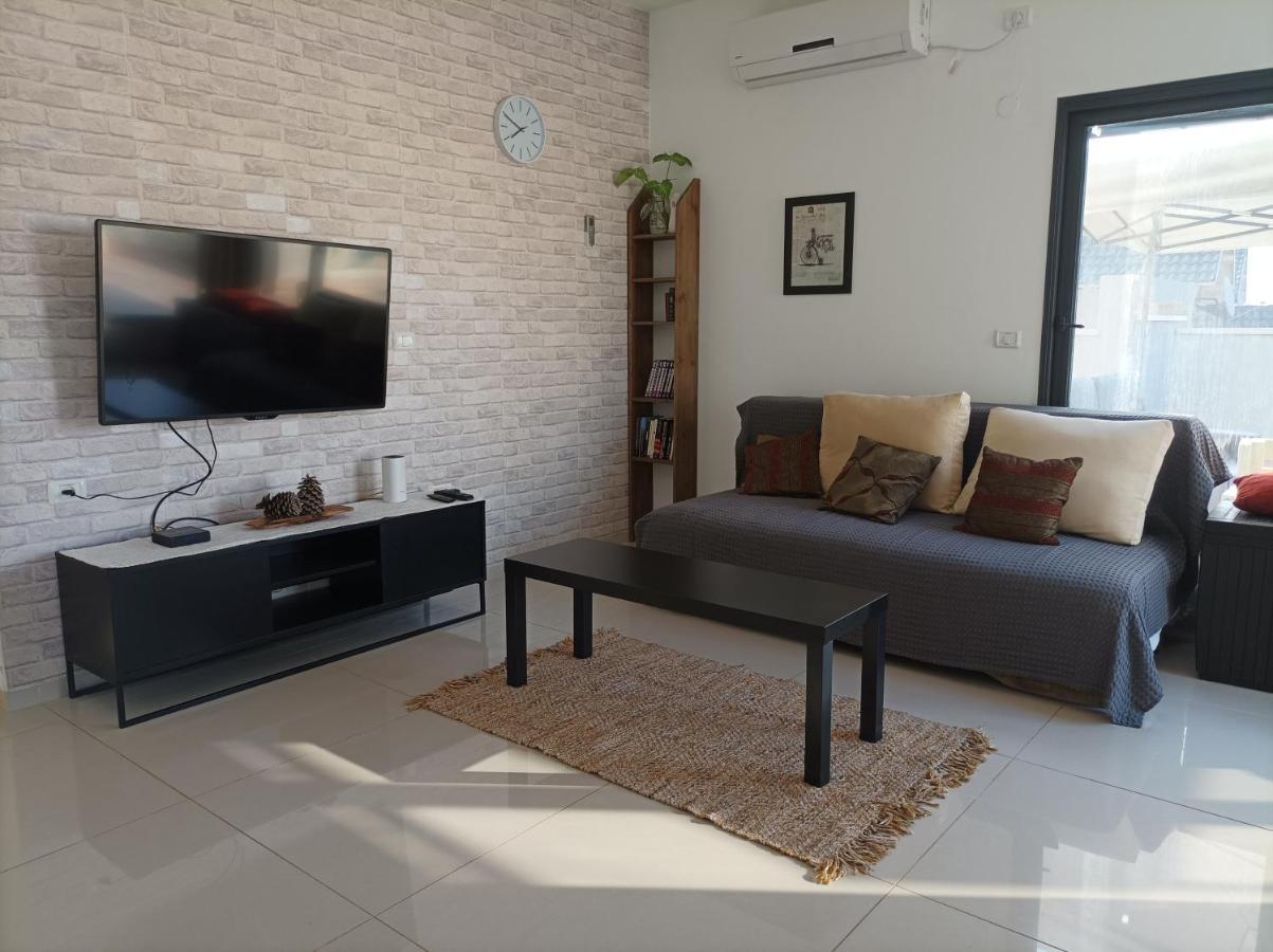 נוגה בגולן Appartement Qaşrīn Buitenkant foto